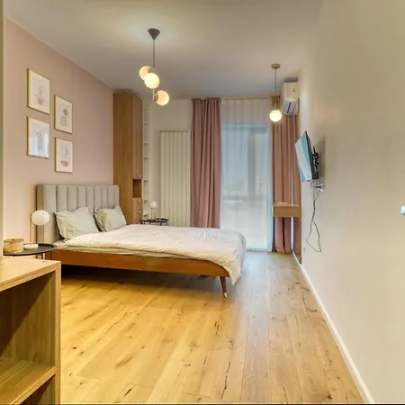 Gorgeous With Private Parking Netflix Bukurešť