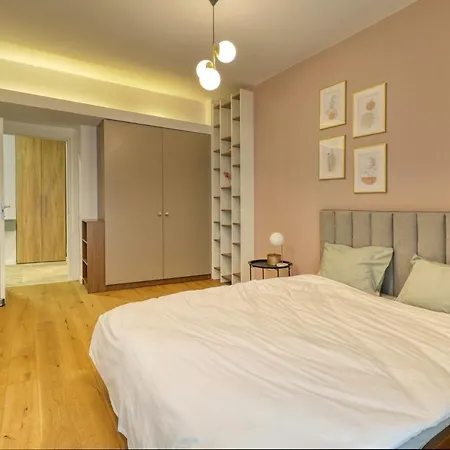 Gorgeous With Private Parking Netflix Lägenhet Bukarest